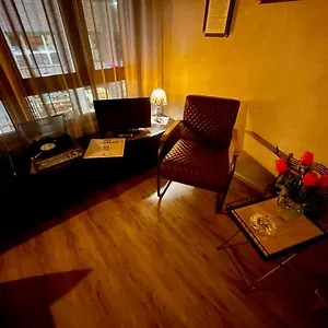 “la Maison” Nel Cuore Di Genova